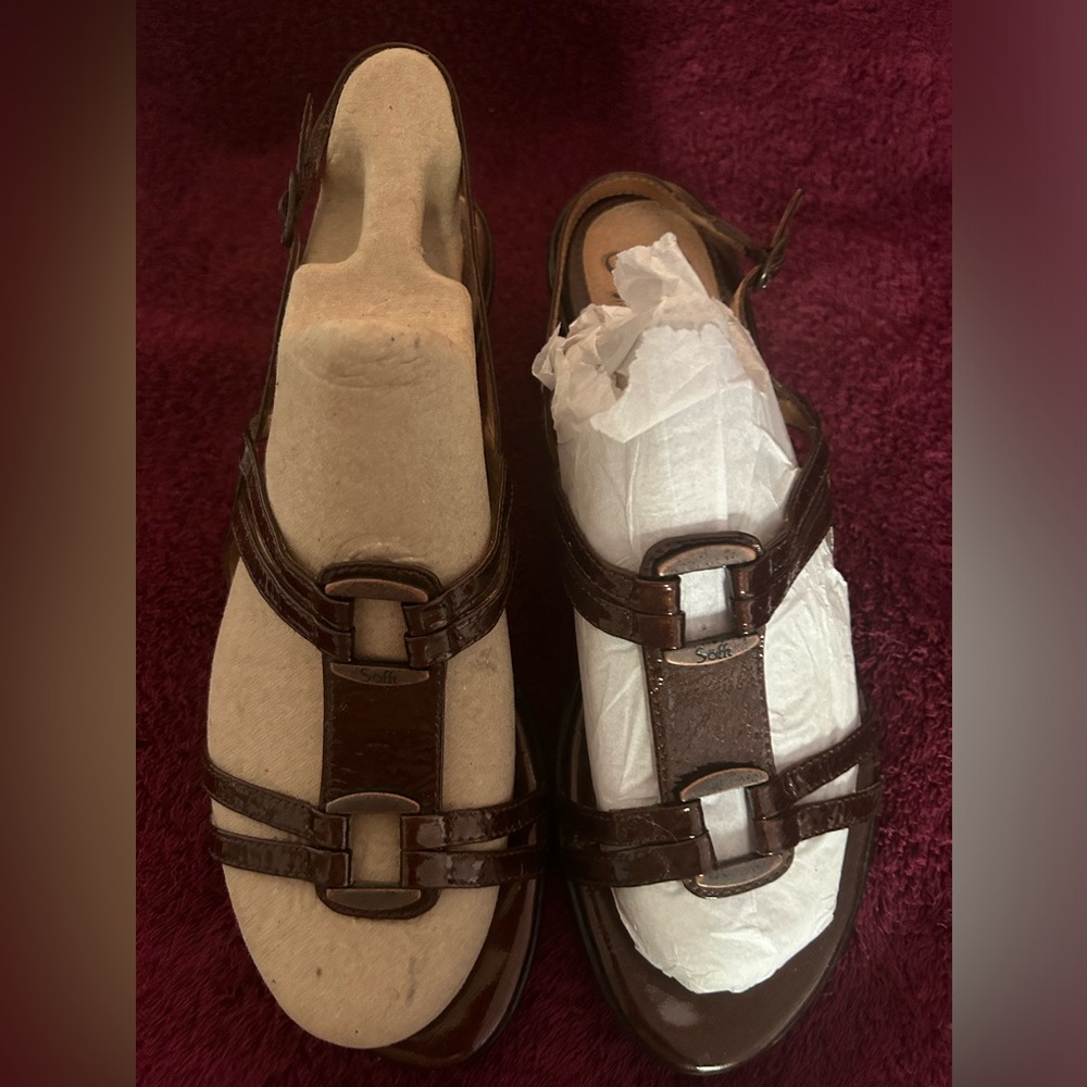 Söfft brands shoes. Patent leather burgundy/wine color.